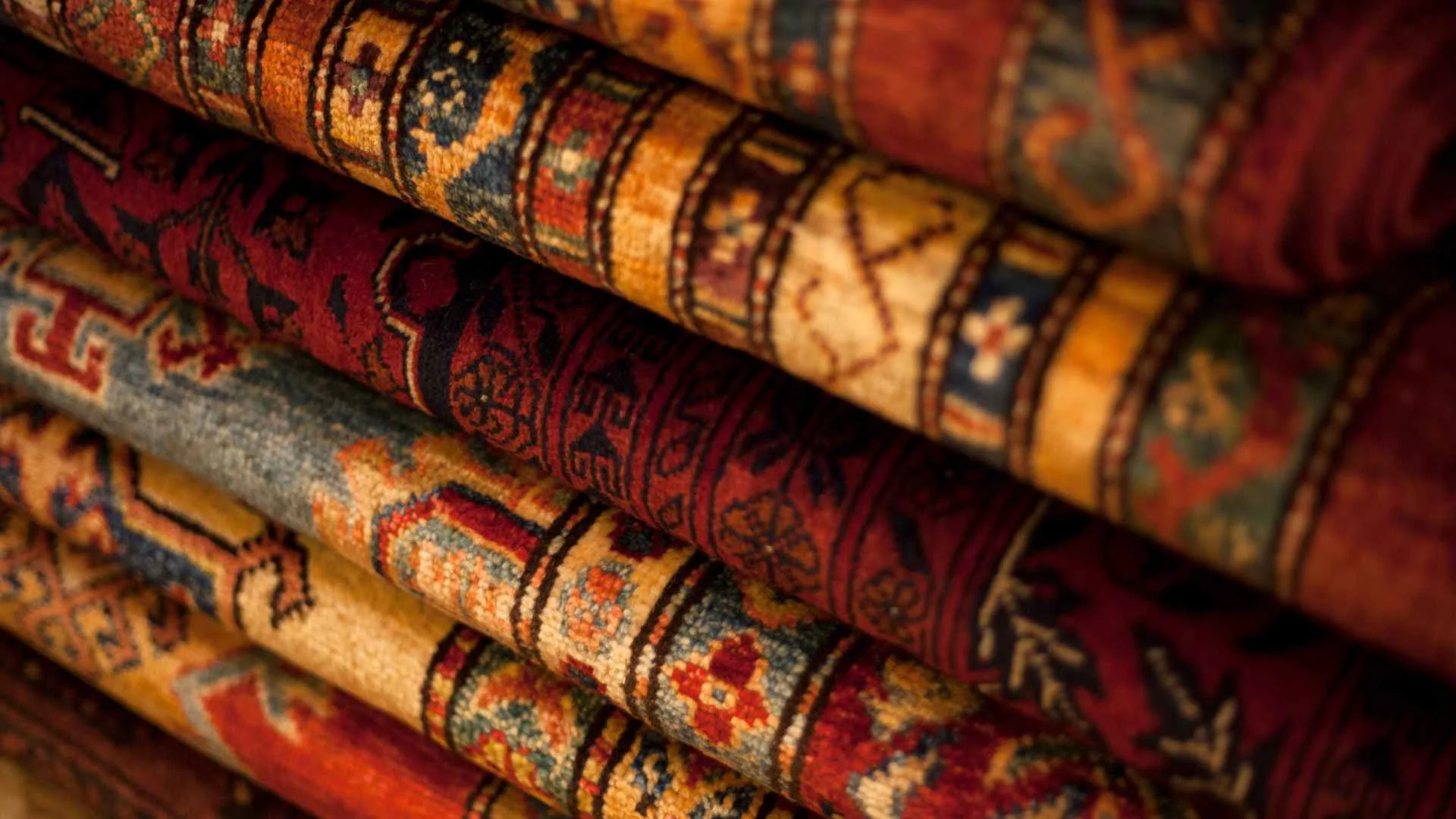 نکاتی برای افزایش عمر مفید فرش‌های دستباف و ماشینی